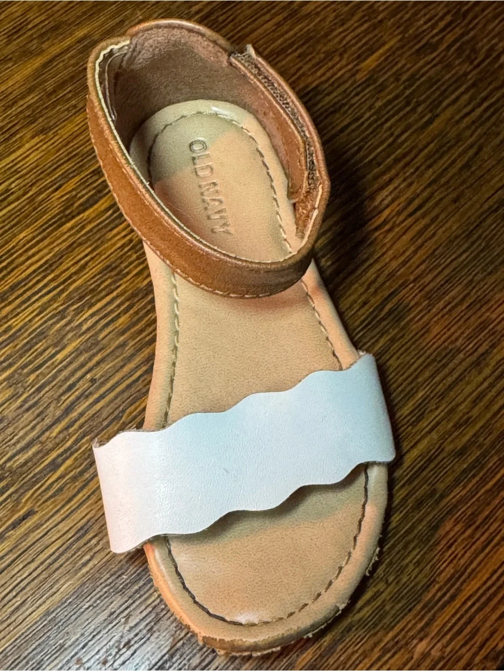 Old Navy Scallop Strap Size 7 Girls Sandals